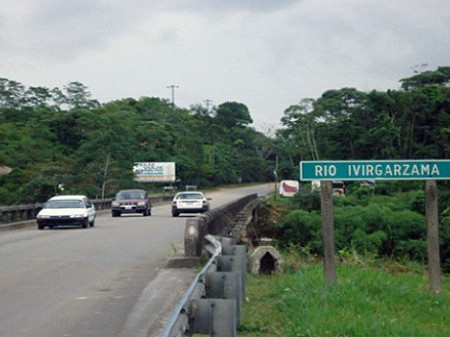 Parte del tramo vial Ivirgarzama – Puente Mariposas